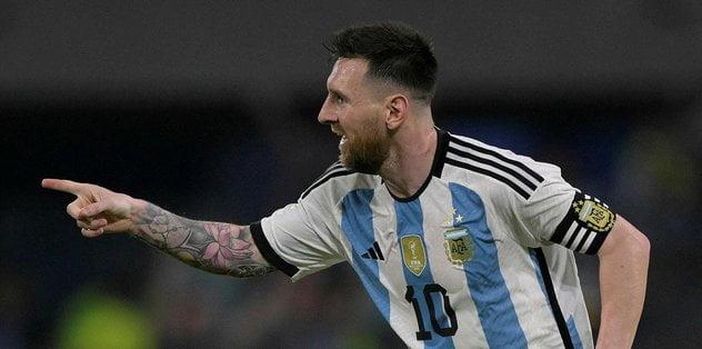 Lionel Messi Arjantin formasıyla ’100’ler kulübü’ne girdi