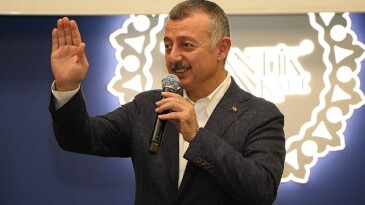 ”Büyüklerimiz, ömrümüzün en bedelli hazineleridir”