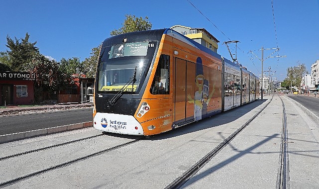 Doğu Garajı-Meydan Ortasındaki Tramvay Seferleri Yine Başladı