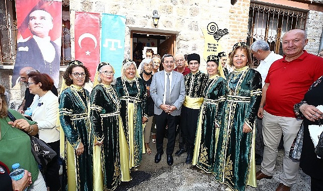 İzmir Kırım Türkleri ‘Evlerine’ Kavuştu