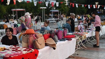 Kemer’de “Üreten konut hanımları kermesi”