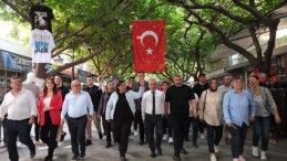 Lider Çerçioğlu İncirliova’da vatandaşlarla bir ortaya geldi