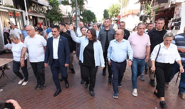 Lider Çerçioğlu Nazilli’de vatandaşlarla bir ortaya geldi