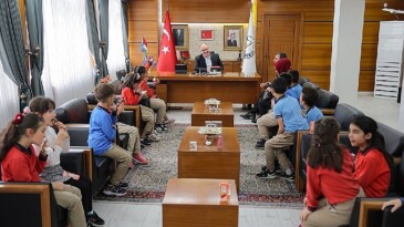 Öğrencilerden Lider Alim’e Manalı Mektup