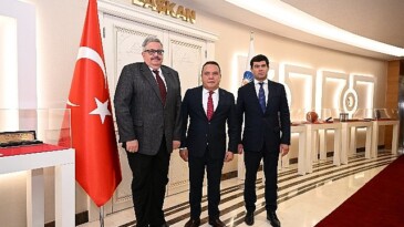 Rusya Büyükelçisi’nden Lider Böcek’e Ziyaret