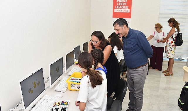 Yurt Dışından Gelen Öğrenci ve Öğretmenler Yenişehir Belediyesi Akademi’yi Gezdi