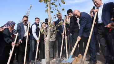 100. Yıl İmza Ormanı Fidan Dikme Merasimi Keçiören’de gerçekleştirildi