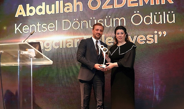 Abdullah Özdemir “Kentsel Dönüşüm” Alanında Mükafata Layık görüldü