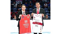 Anadolu Efes, cumhuriyet’imizin 100.yılını taraftarlarıyla kutladı