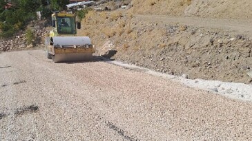 Antalya Kumluca Büyükalan yolu asfaltlandı