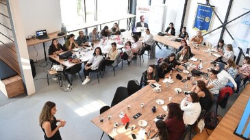 Avcılar’da Bayanlar Üreten Eller Projesi ile Dijitalleşiyor