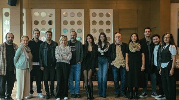 Ay üretim’in yeni dizisi’ne Gemiler Yaktım’ın okuma provası gerçekleşti