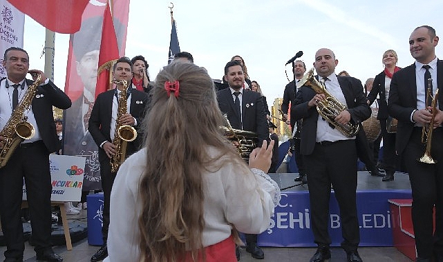 Aydın büyükşehir Belediyesi Cumhuriyet’in 100. Yılını coşkuyla kutlamaya devam ediyor