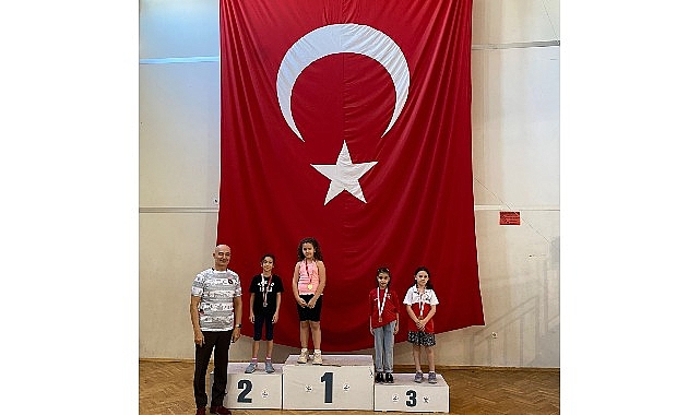 Badminton’da Bayraklı farkı!