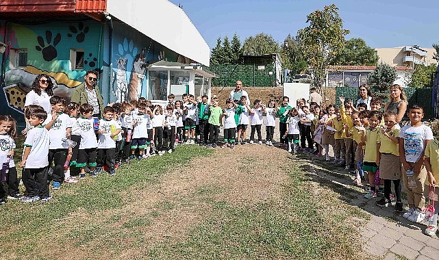 Buca Belediyesi miniklere hayvan sevgisi aşılıyor