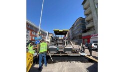 Büyükşehir Belediyesi, Derince Sırrıpaşa Vatan Caddesinin üstyapısını yeniliyor