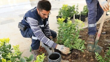 Büyükşehir’den Ulaşlı Camii’ne estetik meydan