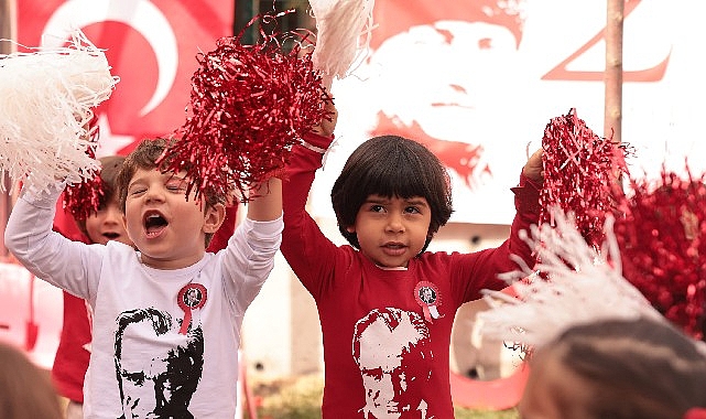 Çankayalı miniklerden işaret lisanı ile Atatürk sevgisi