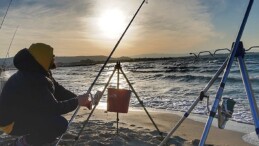 Çeşme’de 4. Surfcasting Balık Turnuvası Başlıyor