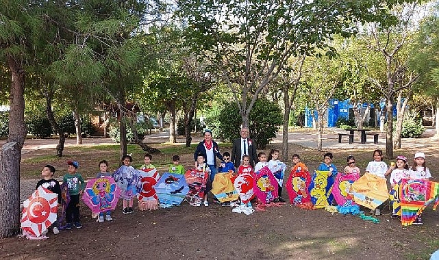 Cumhuriyetimizin 100 Yaşında 100 Uçurtma Gökyüzünde Havalandı