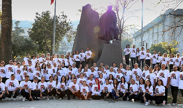 Cumhuriyetin 100. Yılında Mudanya’da 100 Kişi ile Zeybek