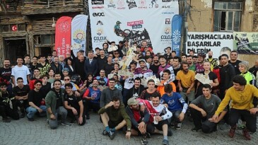 Dağ Bisikleti Downhill Cup Gölcük’te Büyük Heyecana Sahne Oldu