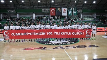 Darüşşafaka Lassa 100. Yıl Coşkusunu Taraftarıyla Kutladı