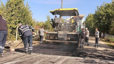 Elmalı Akçaeniş’te sıcak asfalt sevinci