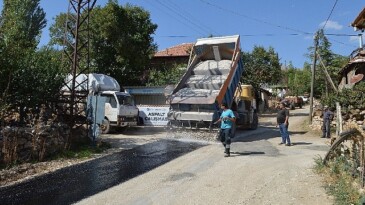 Elmalı Çukurelma yolu asfaltlanıyor