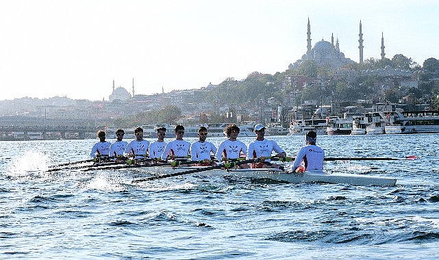 Genç sportmenler Cumhuriyet’in 100. Yılında dostluk için 10. defa kürek çekti