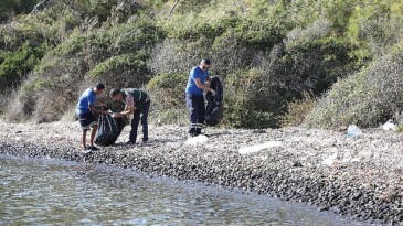 Gökova Körfezinde Araç Yolu Olmayan Koylar Temizleniyor