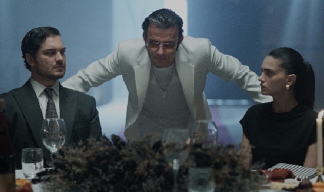 İki insanın kalbinin her şeye karşın birbiri için attığı aşk öyküsü..