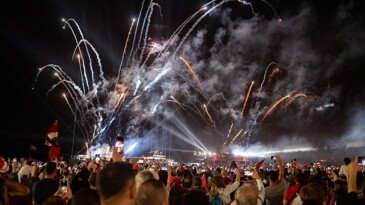 İzmir Cumhuriyet kutlamalarıyla ismini tarihe yazdı