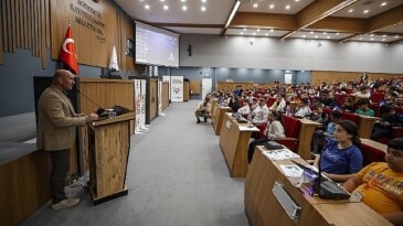 İzmir’de çocuklar kelam sahibi