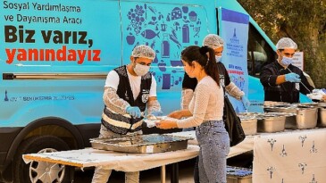 İzmir’de üniversite öğrencileri yeniden unutulmadı