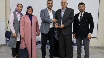 Kandıra Belediye Lideri Turan 31 emekli işçisi ile bir ortaya geldi