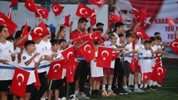 Karabağlar Belediyesi’nin düzenlediği futbol turnuvası ağır ilgiyle gerçekleştirildi