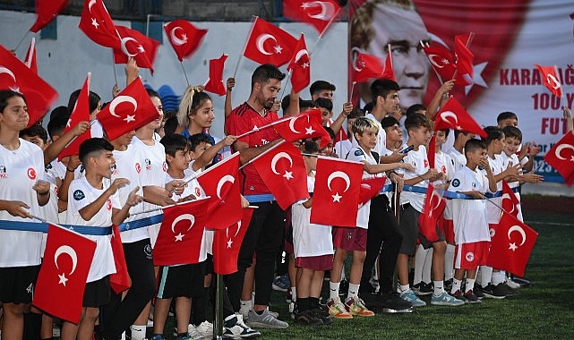 Karabağlar Belediyesi’nin düzenlediği futbol turnuvası ağır ilgiyle gerçekleştirildi