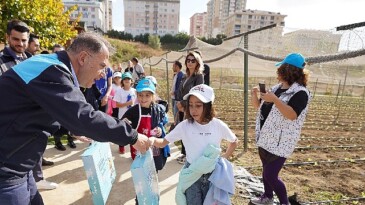 Kışlık Fideler Çocukların Elleriyle Toprakla Buluştu