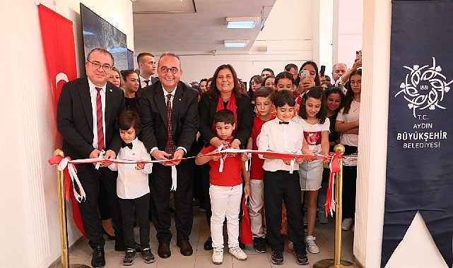 Lider Çerçioğlu ‘Cumhuriyet’ Standının açılışını gerçekleştirdi