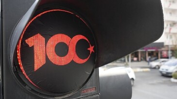 Lüleburgaz Belediyesi, Trafik ışıklarında ‘100’üncü yıl’ vurgusu