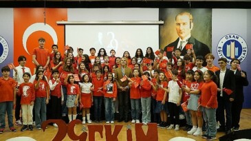 Okan koleji öğrencileri cumhuriyet’in 100.yılı coşkusunu Soner Arıca ile yaşadı