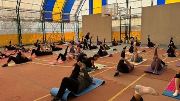 Seferihisarlı Bayanlara “Klinik Pilates” Takviyesi
