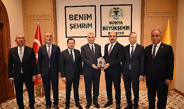 Ticaret Bakanı Ömer Bolat, Konya Büyükşehir Belediye Lideri Uğur İbrahim Altay’ı ziyaret etti.