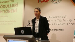 Ulusal Voleybolcu Birincinin Aydın’a ‘Üsküdar Üniversitesi Özel Ödülü’