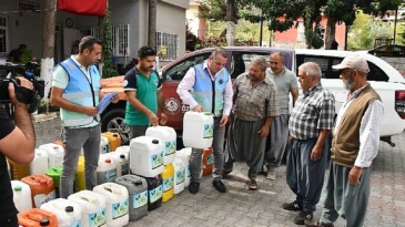 Yenişehir Belediyesi organik solucan gübresi dağıtımını sürdürüyor