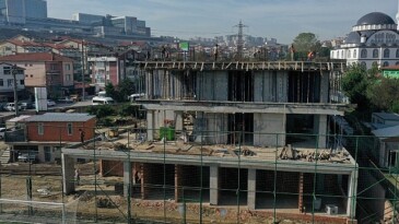 Yeşilova Gençlik Merkezi yükseliyor