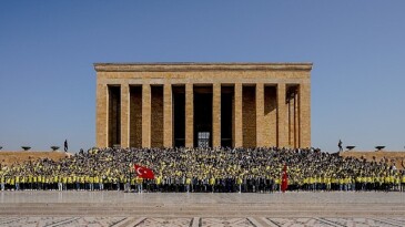 1907 Fenerbahçe derneği ve 1907 Unifeb’ten Anıtkabir’e ziyaret
