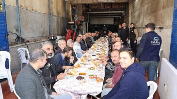 Ak parti milletvekiliÖzgün ve Lider Savran, sanayi esnaflarıyla kahvaltıda buluştu