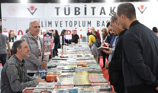 Antalya Kitap Fuarında birinci gün heyecanı 